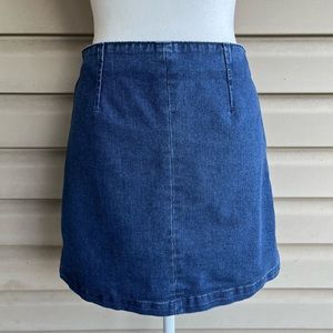 •Forever 21• Denim Mini Skirt - Size Medium